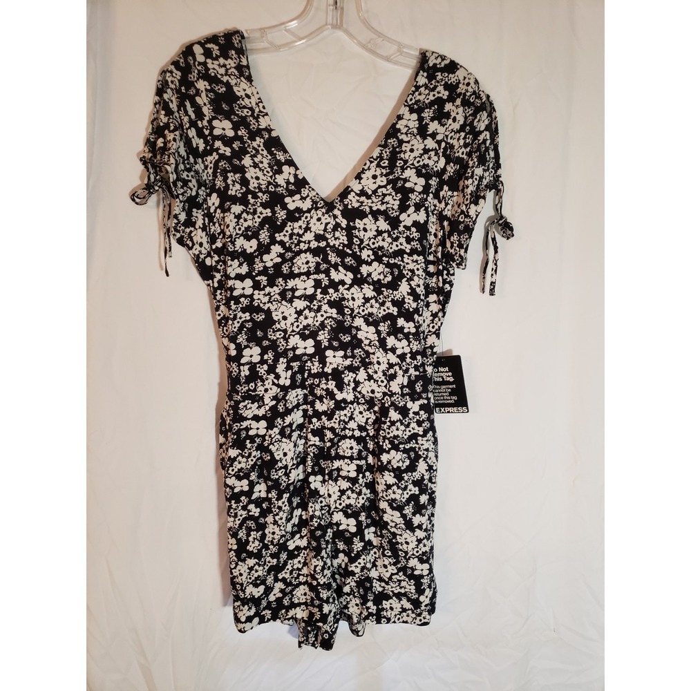 Women's Express Black Floral Short Sleeve Shorts Romper Size 6